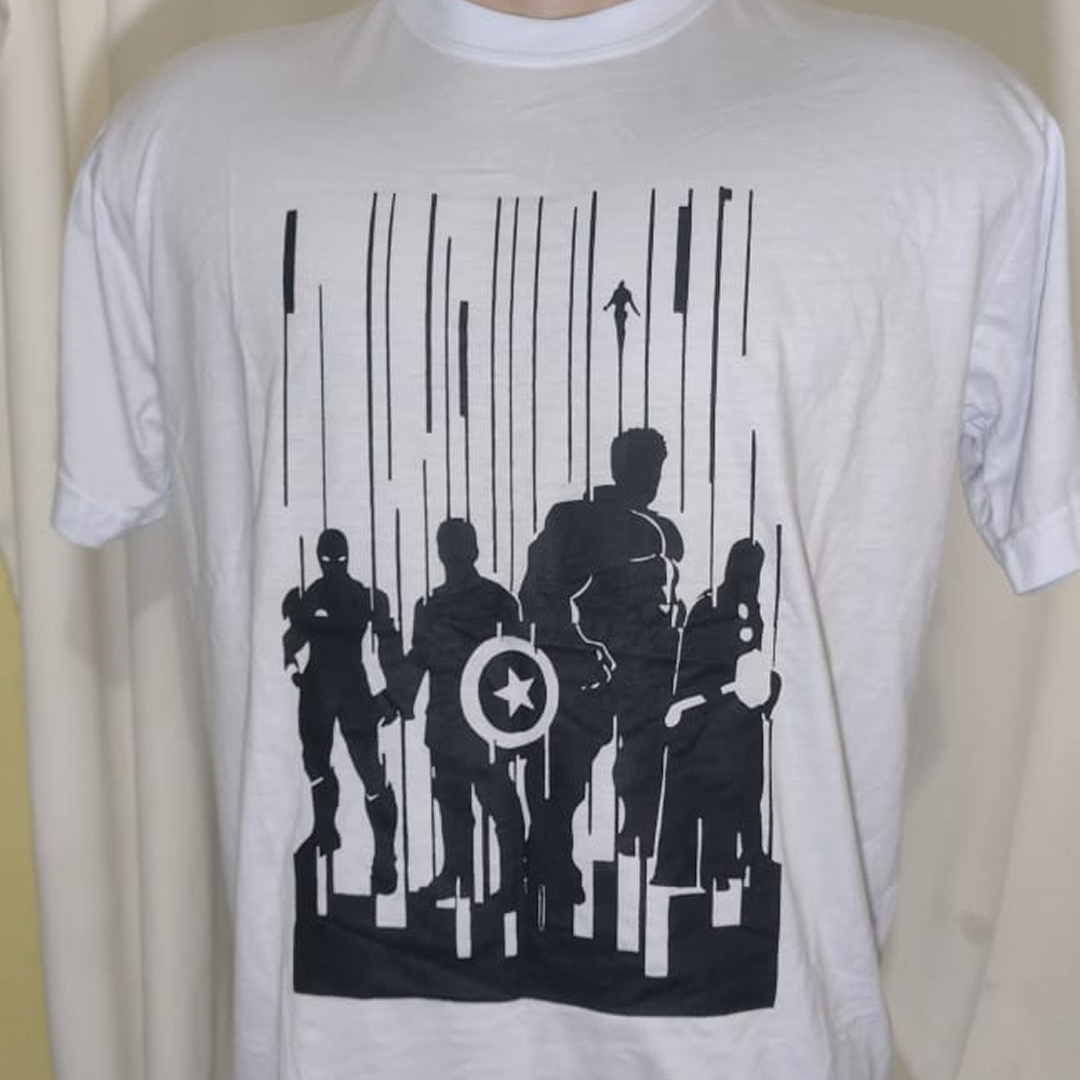 Camiseta Branca dos Vingadores | Gola Redonda | Tam. G